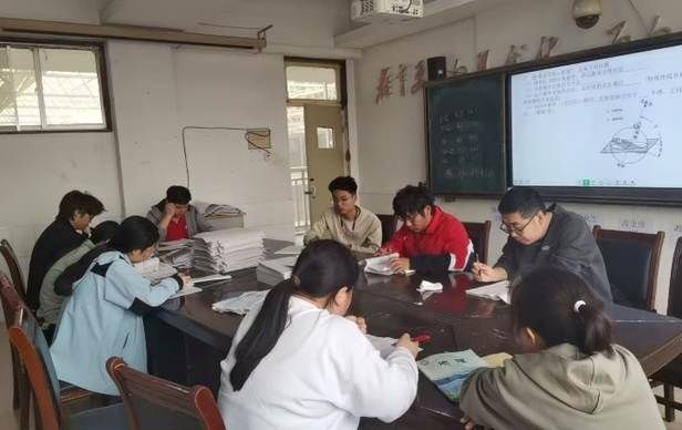课堂练本领”中充分发挥先锋模范作用