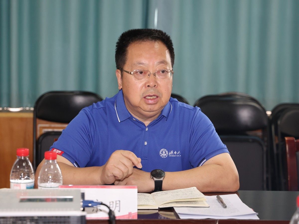 校长刘宗明到滚球首次注册调研并召开座